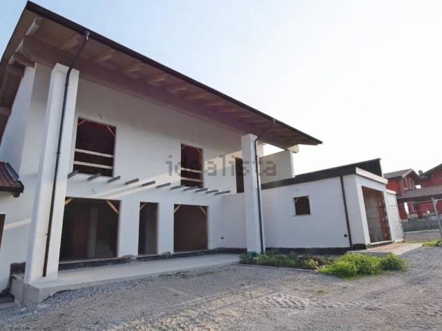Villetta a schiera in affitto di 140 m² in Via Nucleo, 17