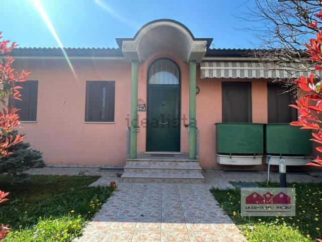 Villetta a schiera in affitto di 145 m² in Via Vincenzo Gioberti