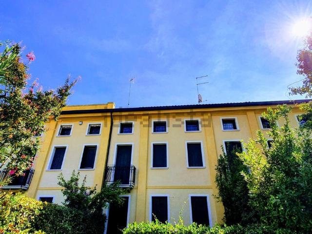 Villetta a schiera in affitto di 150 m² in Via Giuseppe Benzi