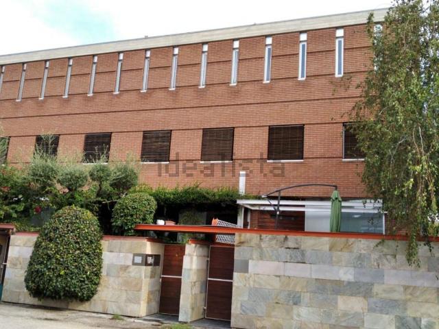Villetta a schiera in affitto di 150 m² in Via Guglielmo Marconi