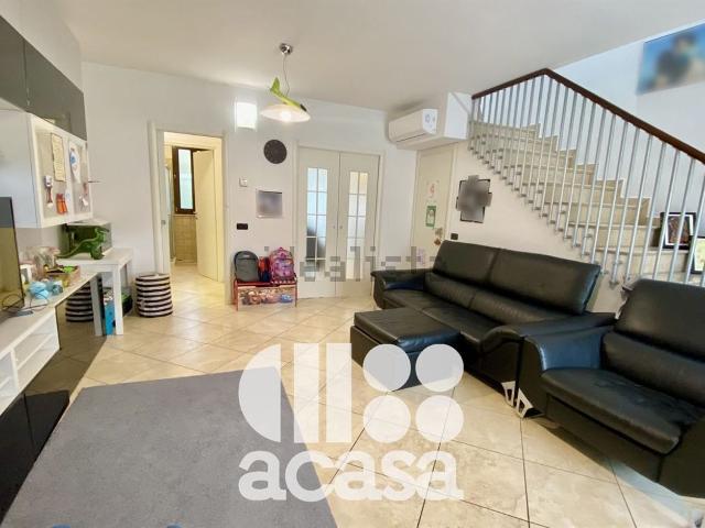 Villetta a schiera in affitto di 155 m²