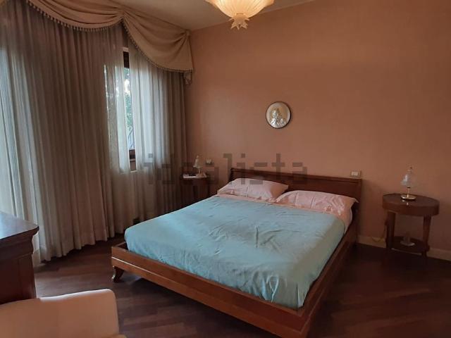 Villetta a schiera in affitto di 160 m² in Via Marmolada, 1