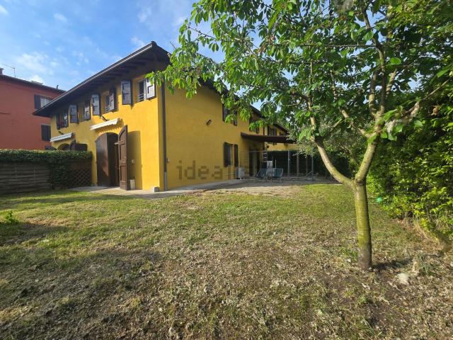 Villetta a schiera in affitto di 165 m² in Strada Canaletto Nord, 1116