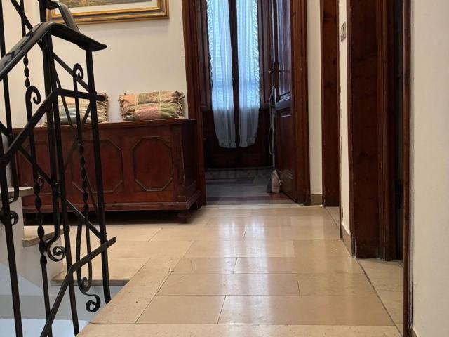 Villetta a schiera in affitto di 180 m² in Via Roma