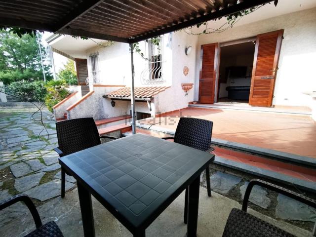Villetta a schiera in affitto di 195 m² in Via Gino Lombardi, 2