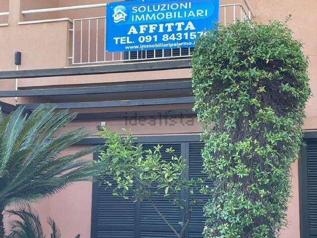 Villetta a schiera in affitto di 200 m² in Via Chirone
