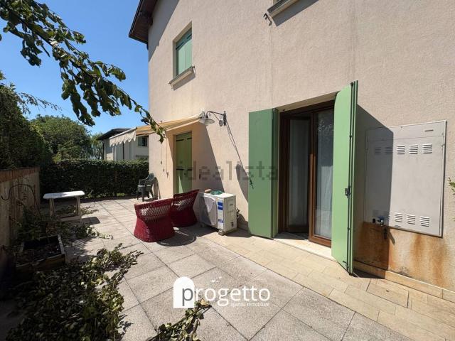 Villetta a schiera in affitto di 200 m² in Strada di Bertesina
