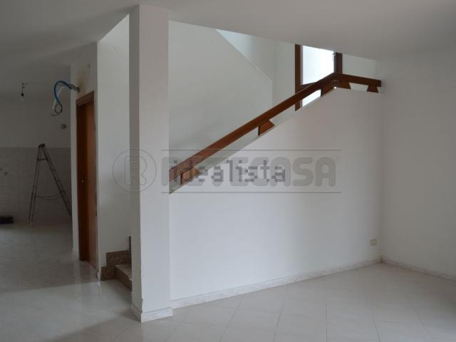 Villetta a schiera in affitto di 210 m²