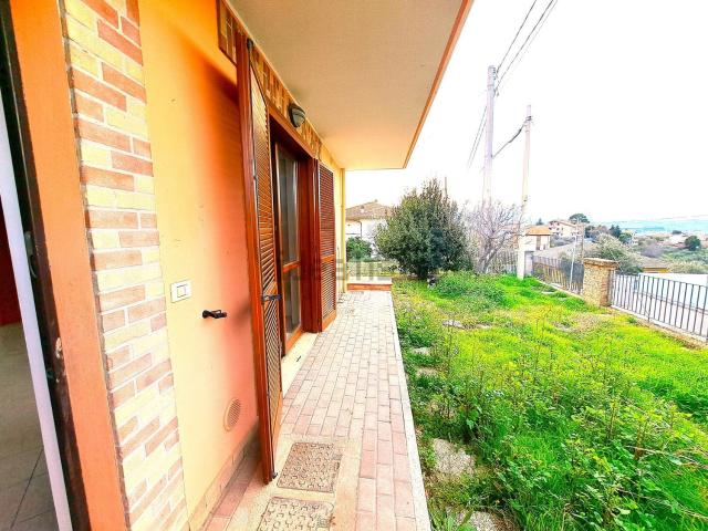 Villetta a schiera in affitto di 210 m² in Via Dragonara