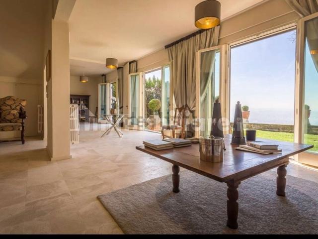 Villetta a schiera in affitto di 220 m² in Via Frà Giovanni da Fiesole Detto l&apos Angelico