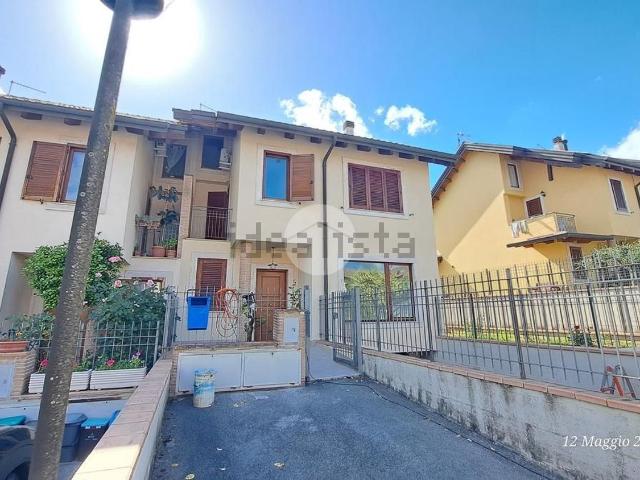Villetta a schiera in affitto di 240 m² in Via Tommaso Landolfi, 214