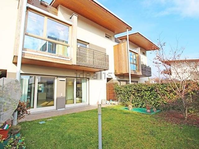 Villetta a schiera in affitto di 282 m² in Via Luigi Calvetti
