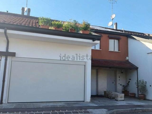 Villetta a schiera in affitto di 300 m² in Via Firenze