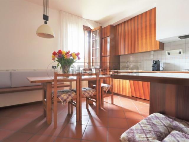 Villetta a schiera in affitto di 326 m² in Via degli Eroi