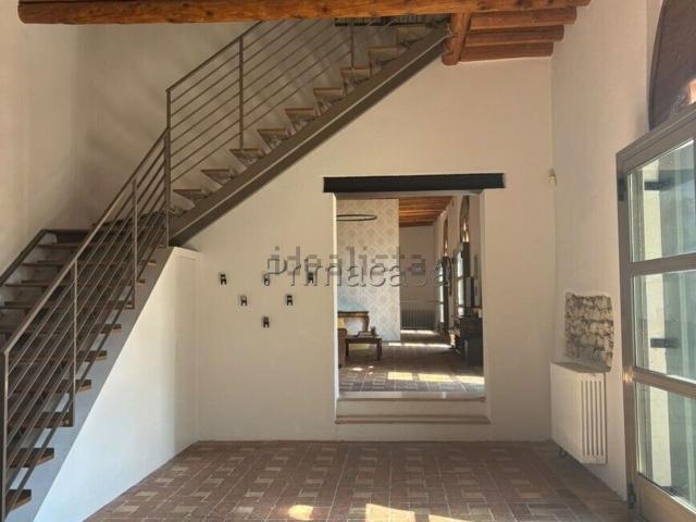 Villetta a schiera in affitto di 350 m² in Via Santuario