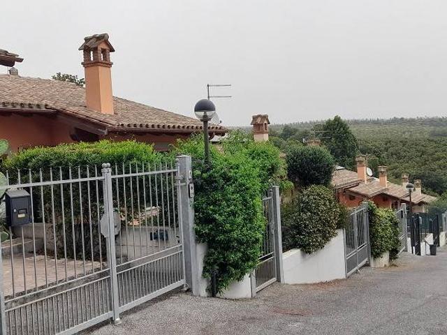Villetta a schiera in vendita a Manziana RM