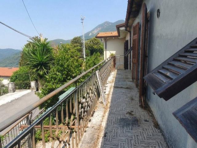 Villetta a schiera in vendita a Massa MS
