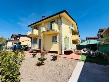 Villetta a schiera in vendita a Massa MS
