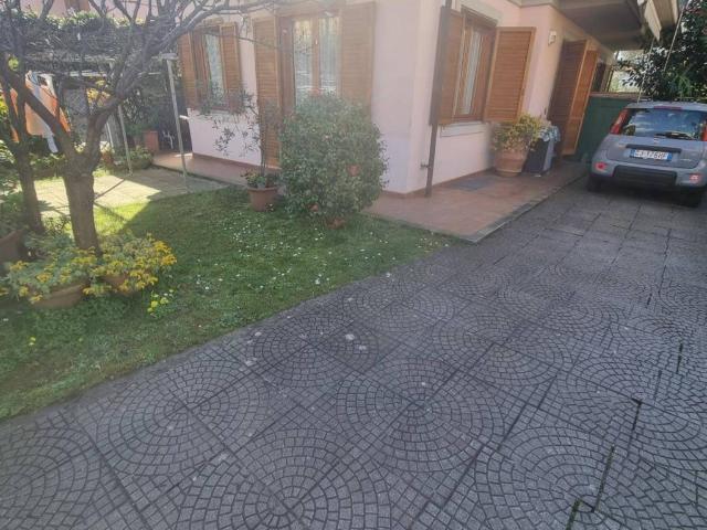 Villetta a schiera in vendita a Massa MS