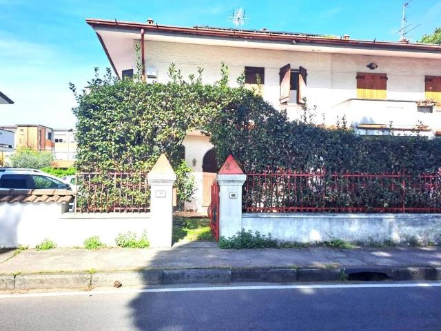 Villetta a schiera in vendita a Massa MS