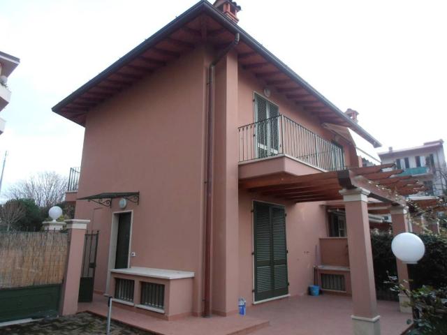Villetta a schiera in vendita a Massa MS