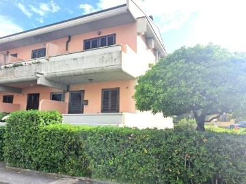 Villetta a schiera in vendita a Massa MS