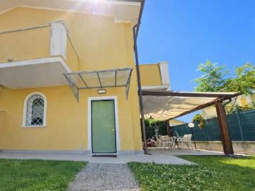 Villetta a schiera in vendita a Massa MS