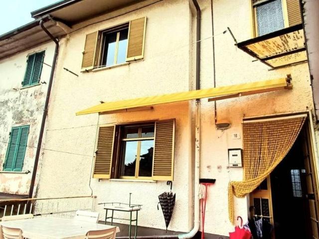 Villetta a schiera in vendita a Massa MS