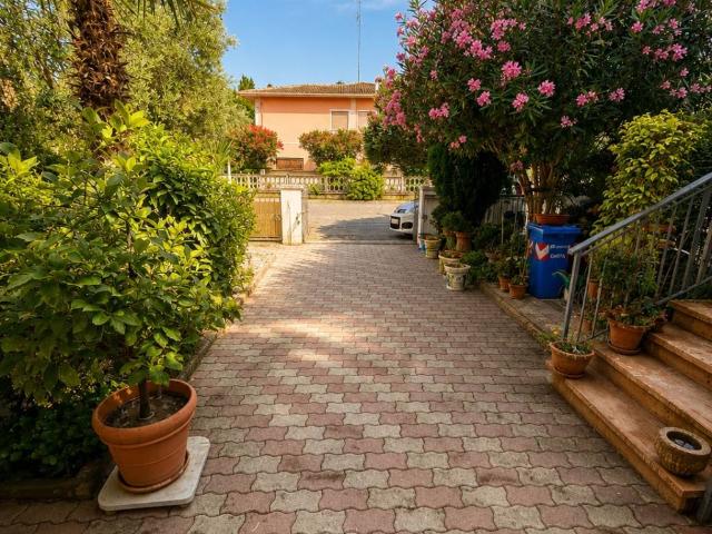 Villetta a schiera in vendita a Mirandola MO