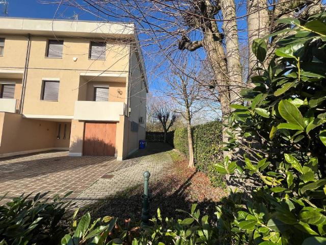 Villetta a schiera in vendita a Mirandola MO