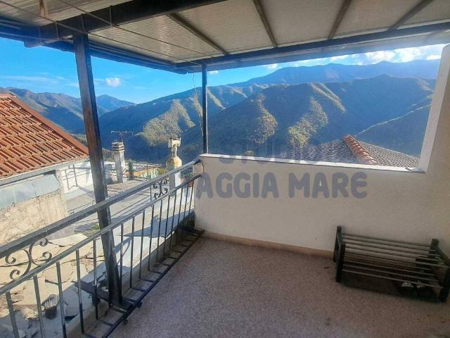 Villetta a schiera in vendita a Molini di Triora IM