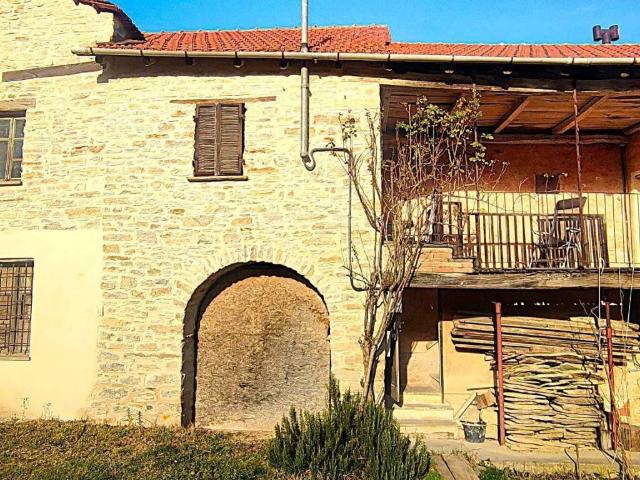 Villa in vendita a Mombarcaro CN