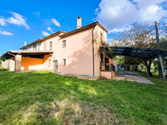 Villetta a schiera in vendita a Montecastrilli TR