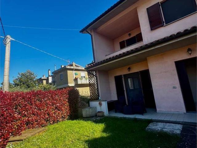 Villetta a schiera in vendita a Montecastrilli TR