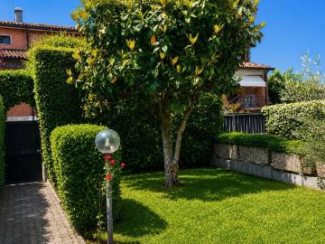 Villetta a schiera in vendita a Montechiarugolo PR