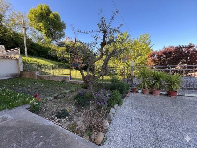 Villetta a schiera in vendita a Montelabbate PU