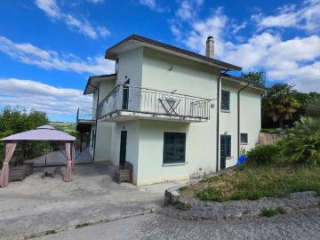 Villetta a schiera in vendita a Montemarano AV