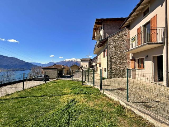 Villa in vendita a Montemezzo CO