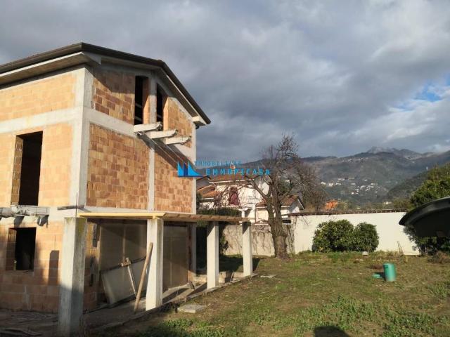 Villetta a schiera in vendita a Montignoso MS