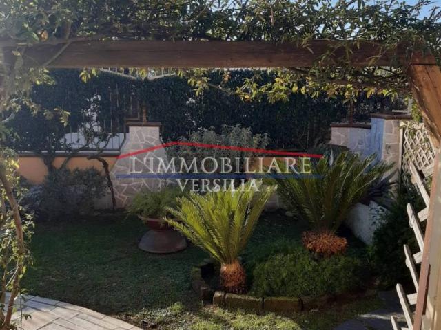 Villetta a schiera in vendita a Montignoso MS