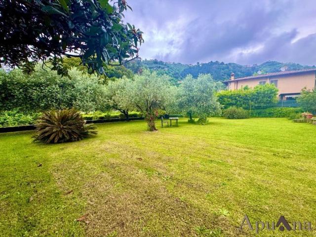 Villetta a schiera in vendita a Montignoso MS