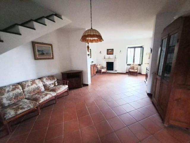 Villetta a schiera in vendita a Montignoso MS