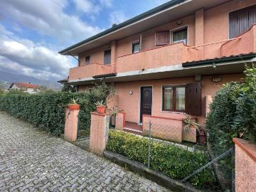 Villetta a schiera in vendita a Montignoso MS