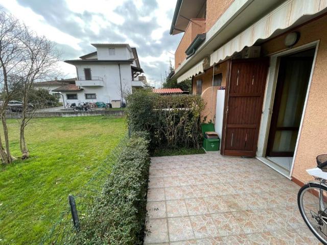 Villetta a schiera in vendita a Montignoso MS