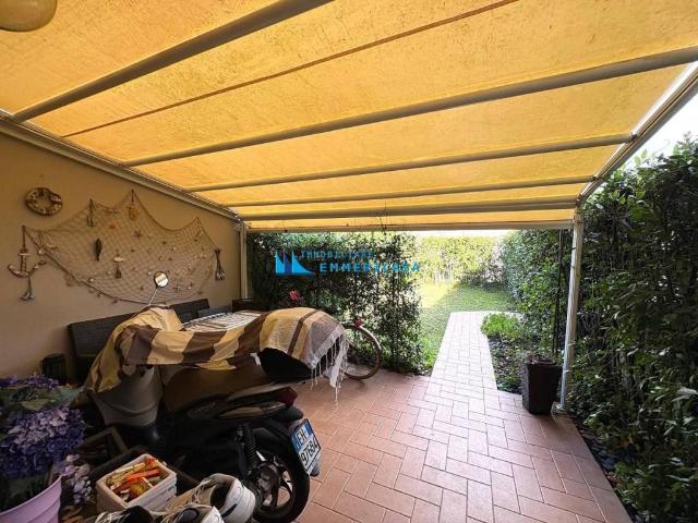 Villetta a schiera in vendita a Montignoso MS