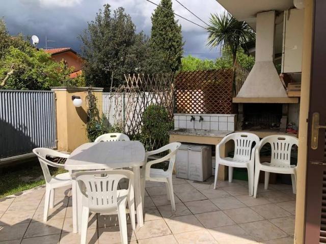 Villetta a schiera in vendita a Montignoso MS