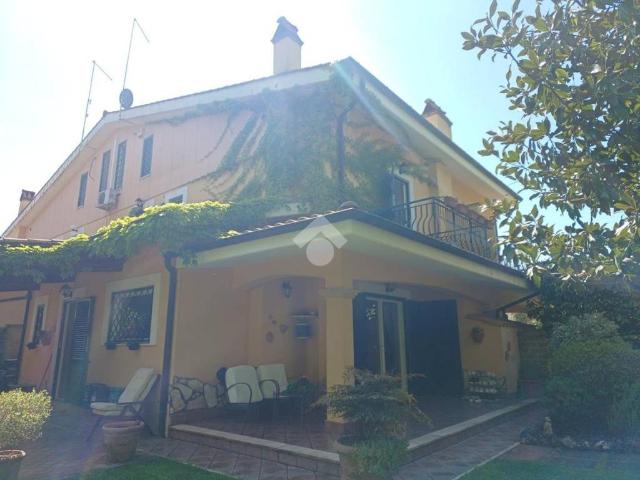 Villa in vendita a Nepi VT