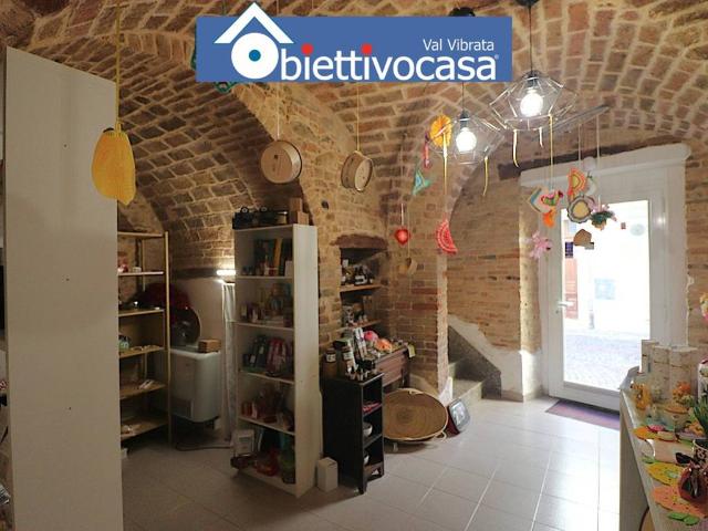Casa indipendente in vendita a Nereto TE