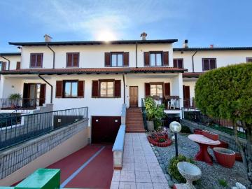 Villa in vendita a Novara NO
