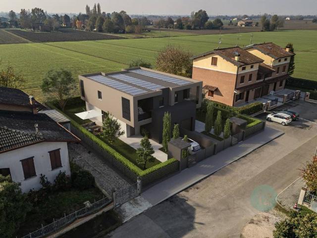 Villetta a schiera in vendita a Novi di Modena MO
